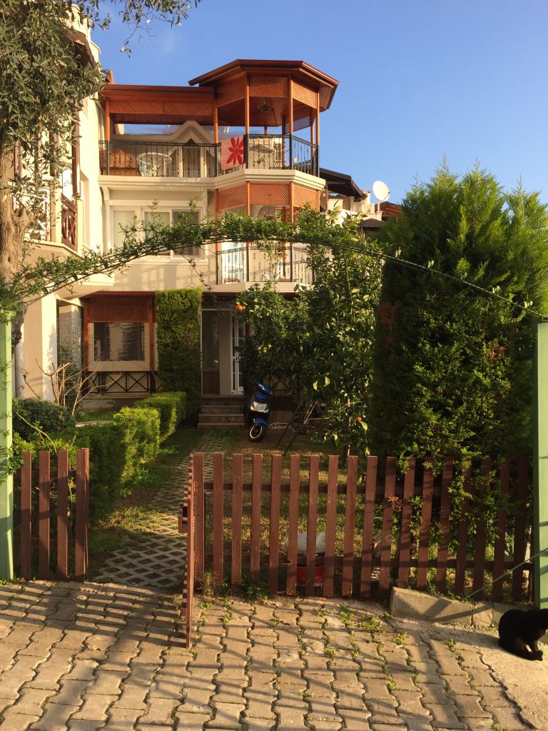 ORMAN TEKNİKERLERİ SİTESİ MANZARALI VİLLA MARMARİS